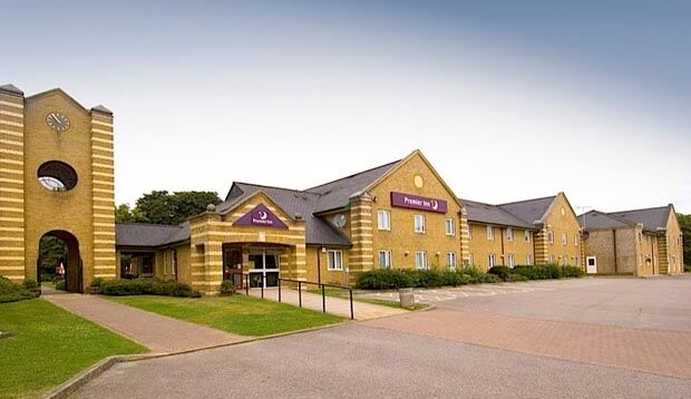 Premier Inn Aldershot Exterior foto